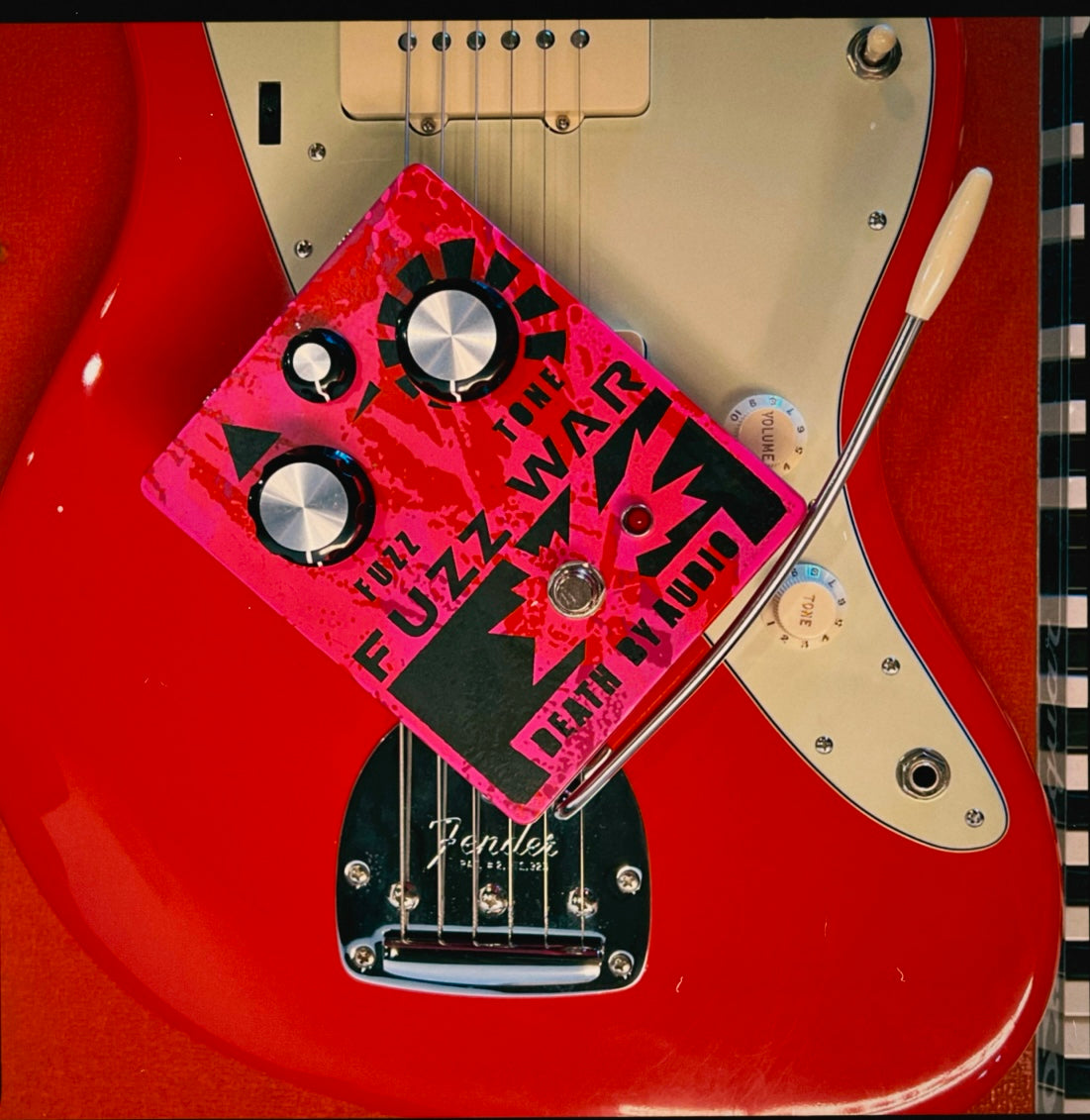 Death By Audio FUZZ WAR Empire Guitars To Here Knows When Exclusive 