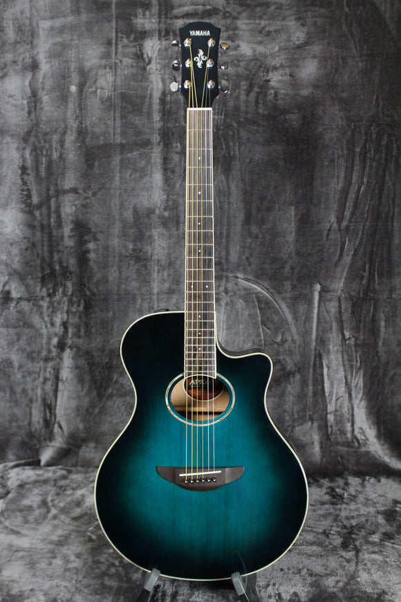 Yamaha APX600
