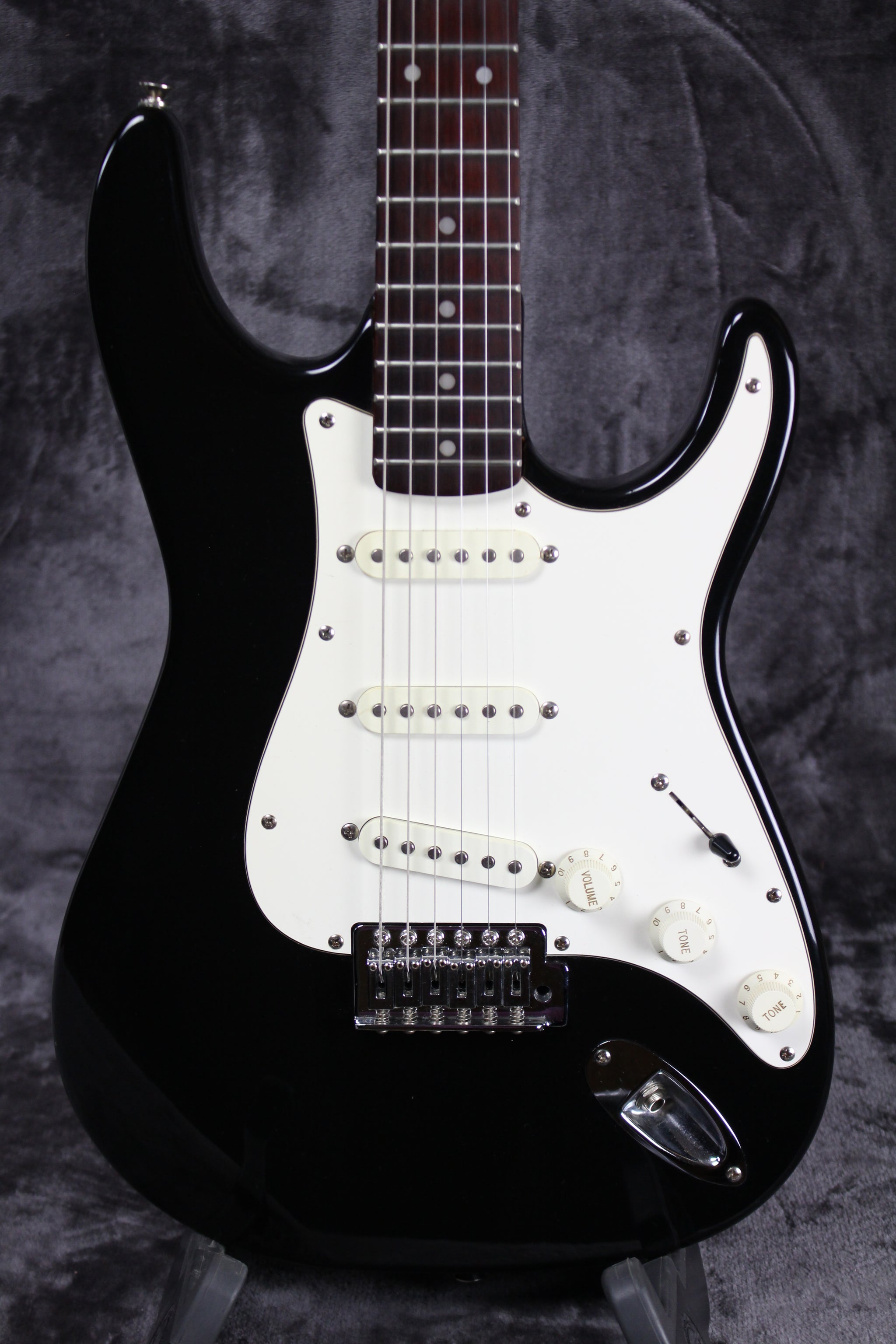 Peavey Raptor Empire Guitars