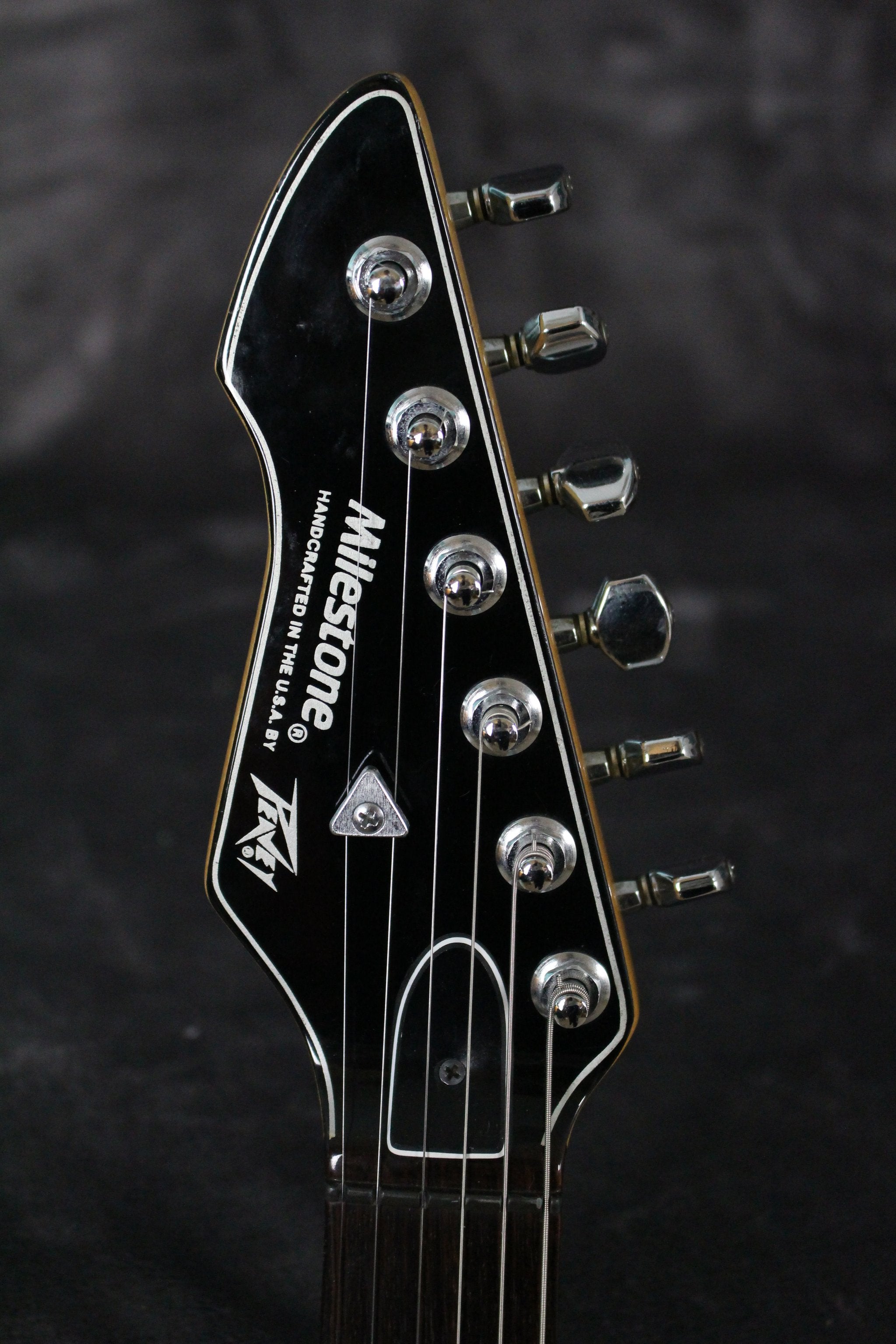 ＰＥＡＶＥＹ　ＭＩＬＥＳＴＯＮＥ　ＴＭ Peavey Milestone Black Left Handed – Empire Guitars