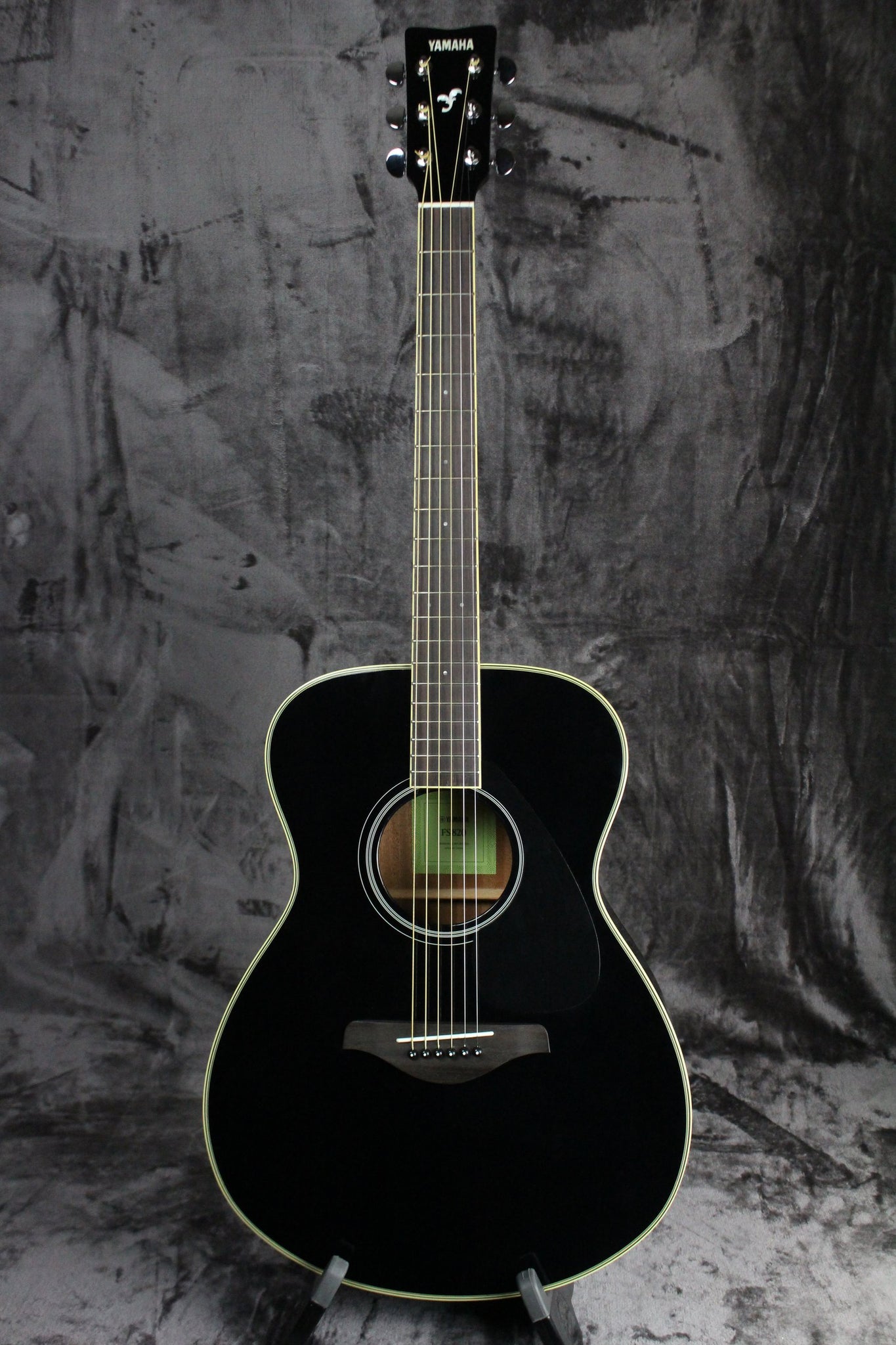 Yamaha FS820 – Empire Guitars