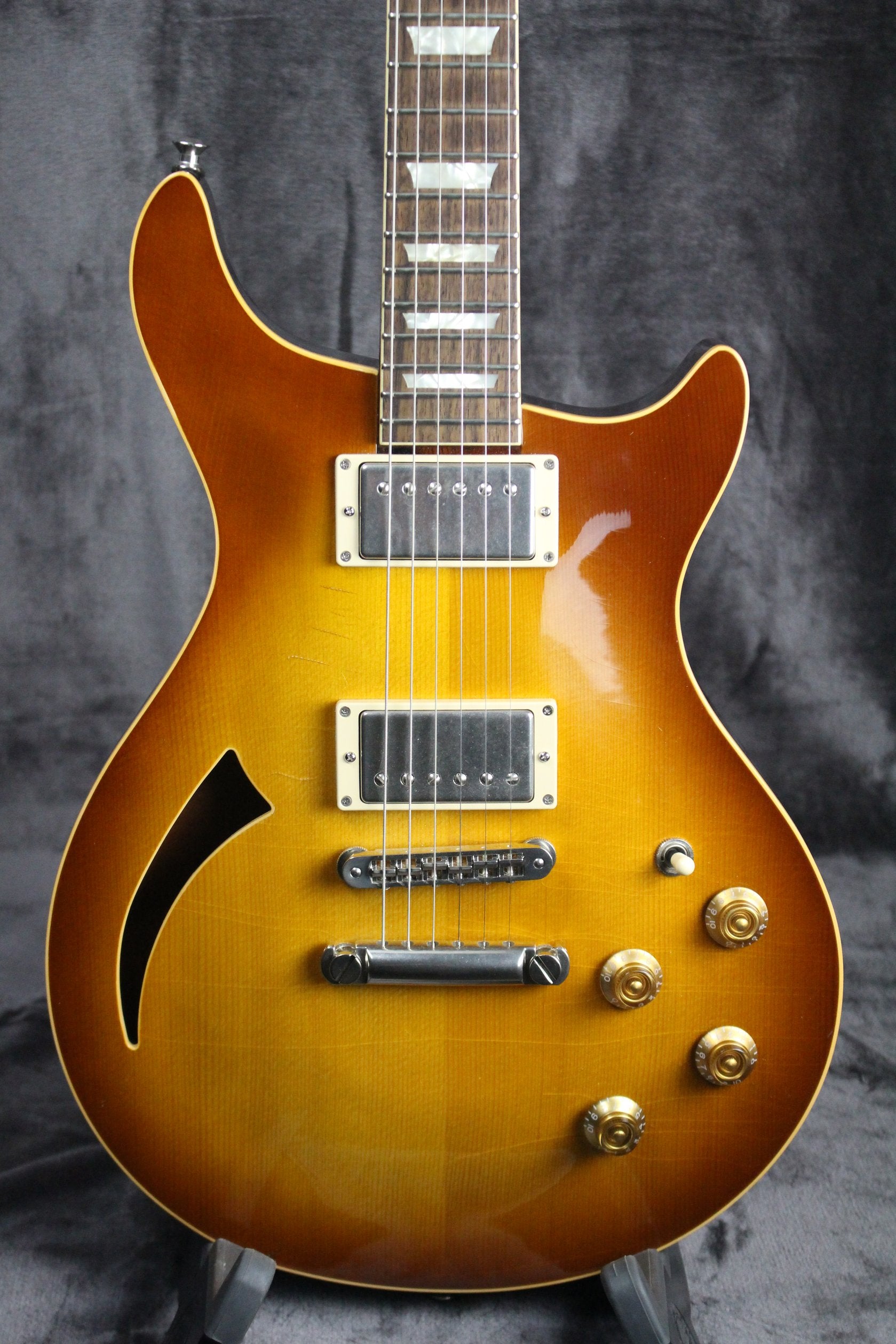 Baker Guitars b3 SL Deluxe – Empire Guitars