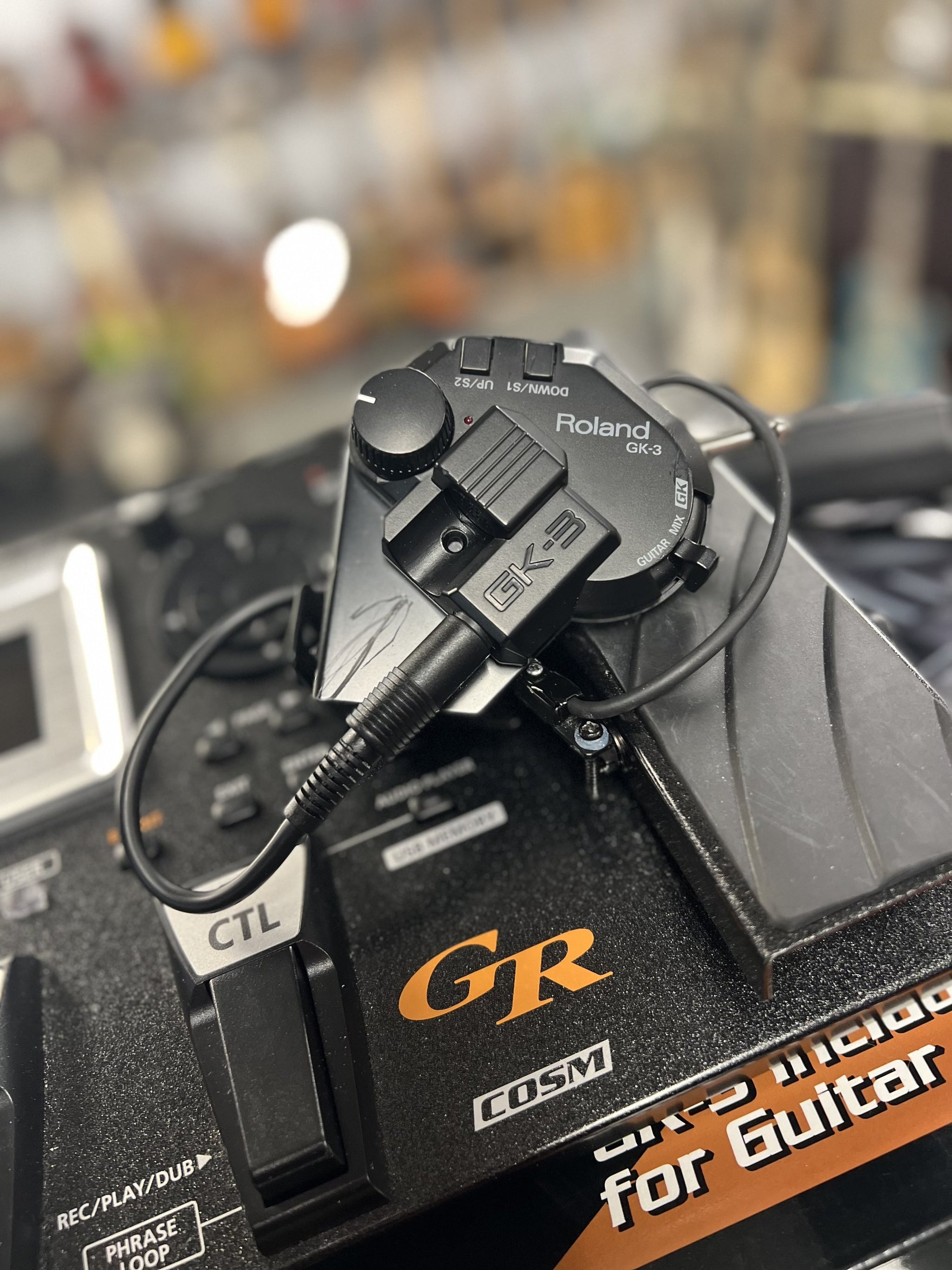 Roland GR-55 Guitar Synthesizer Used – Empire Guitars