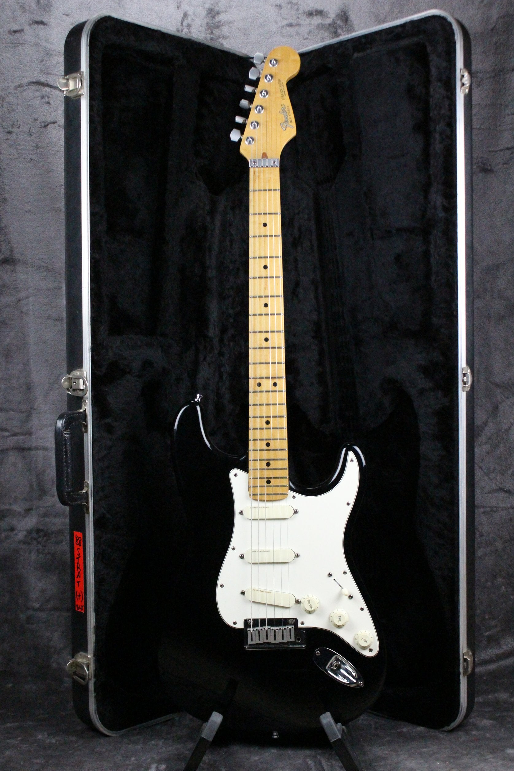 Fenderストラトブラック ボディ Deluxe Series Stratocaster® Alder Body, Black – Fender