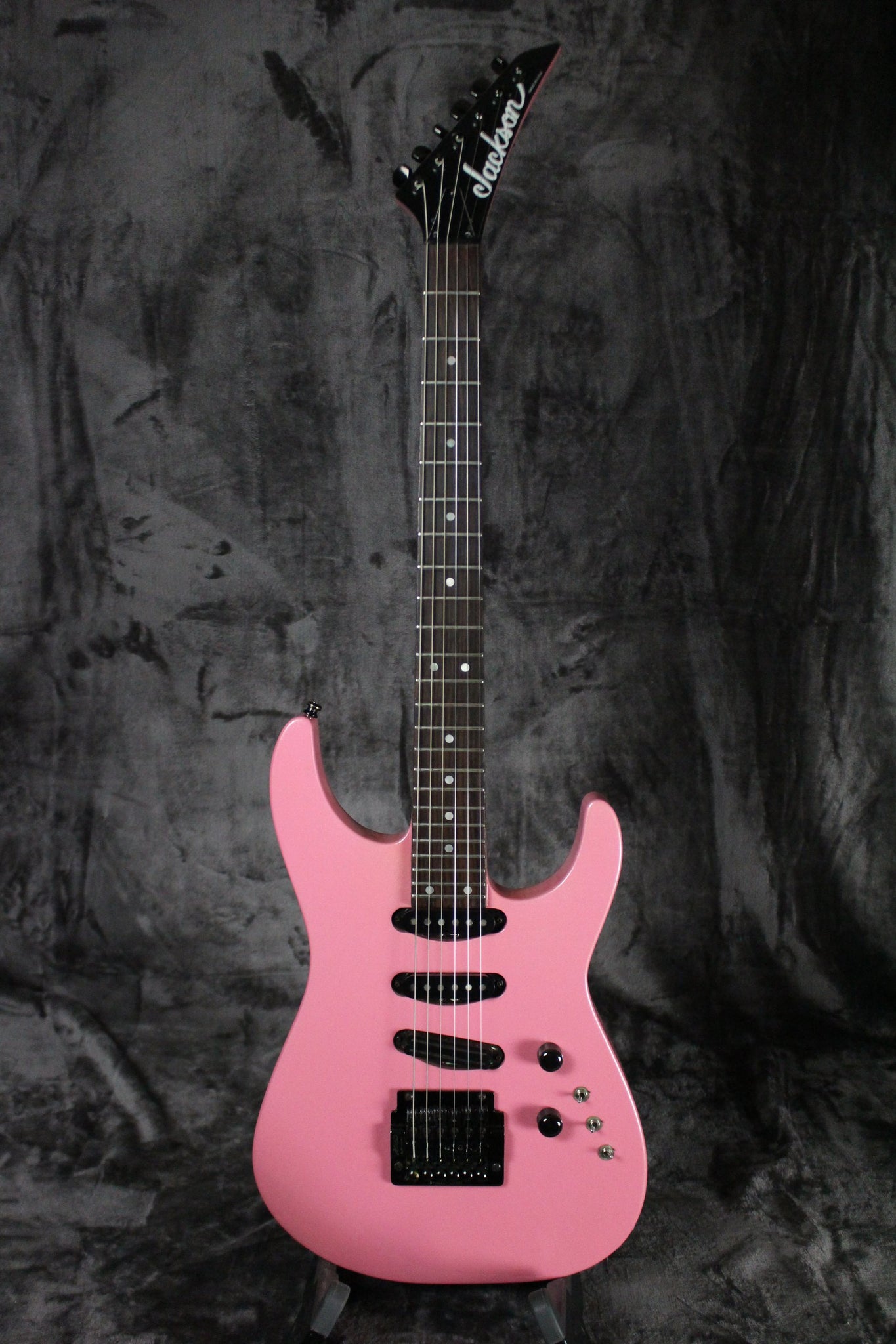 Jackson deals soloist pink