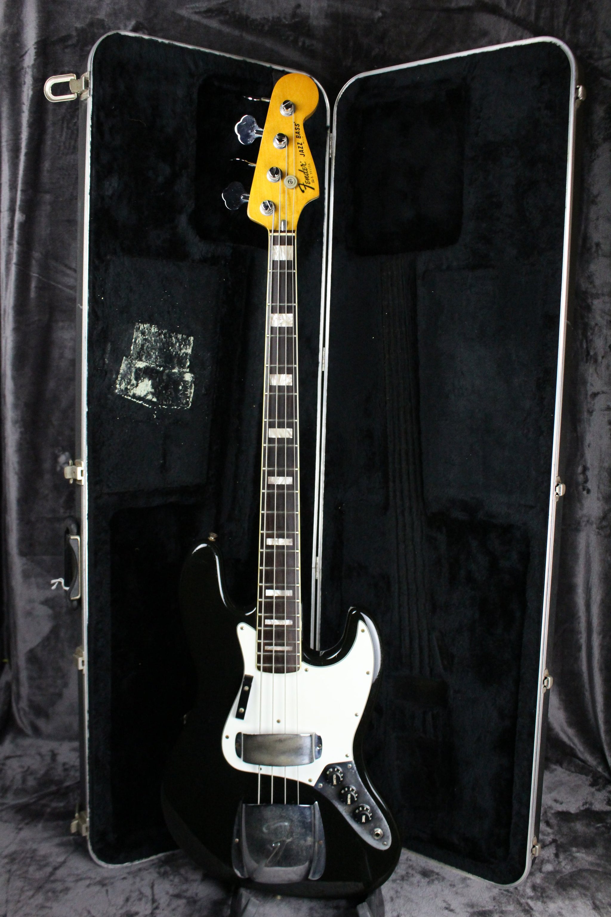1981 Fender Jazz Bass – Empire Guitars