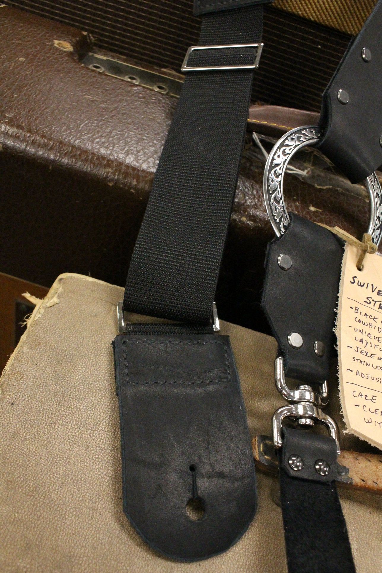Cheesecake Leathers Swivel/Ring Guitar Strap – Empire Guitars